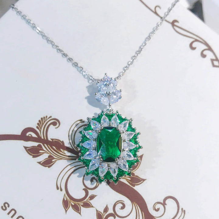 Schmuckset für Damen mit Smaragden und Saphiren – Halskette, Ring und Ohrringe