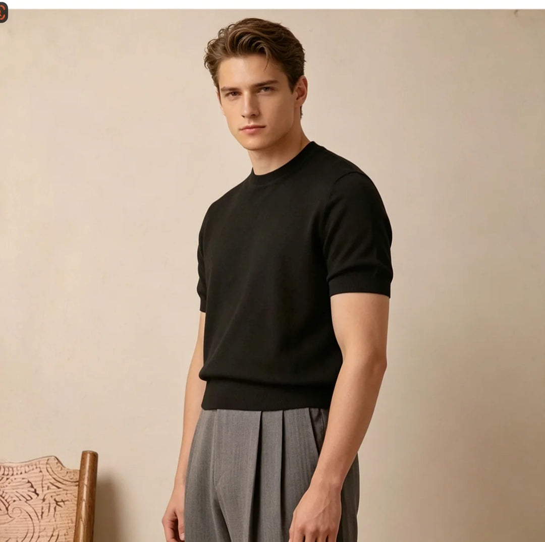 Men's short-sleeved shirts are suitable for the office, client visits, business meetings, city walks, dates, coffee shops, exhib
