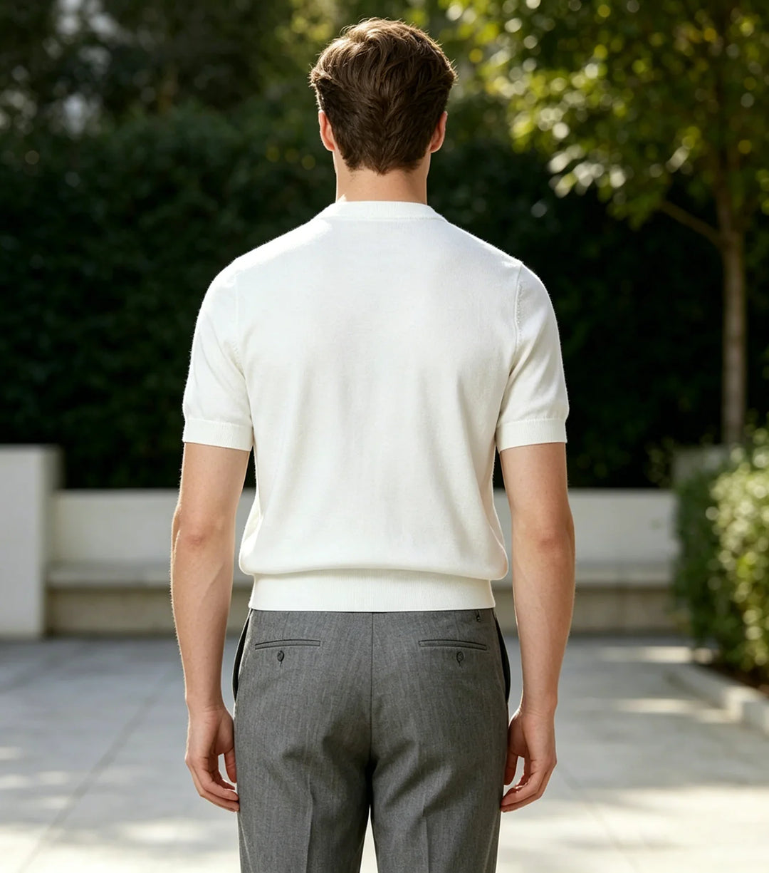 Men's short-sleeved shirts are suitable for the office, client visits, business meetings, city walks, dates, coffee shops, exhib
