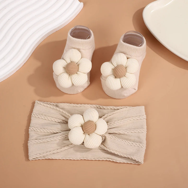 TinyPetal™ Baby-Stirnband- und Socken-Set