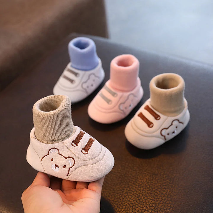 CuddleFeet™ Babyschuhe mit Cartoon-Motiven