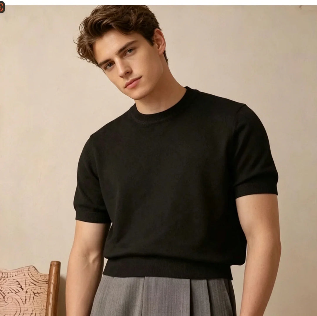Men's short-sleeved shirts are suitable for the office, client visits, business meetings, city walks, dates, coffee shops, exhib