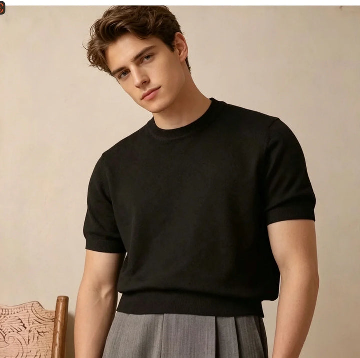 Men's short-sleeved shirts are suitable for the office, client visits, business meetings, city walks, dates, coffee shops, exhib