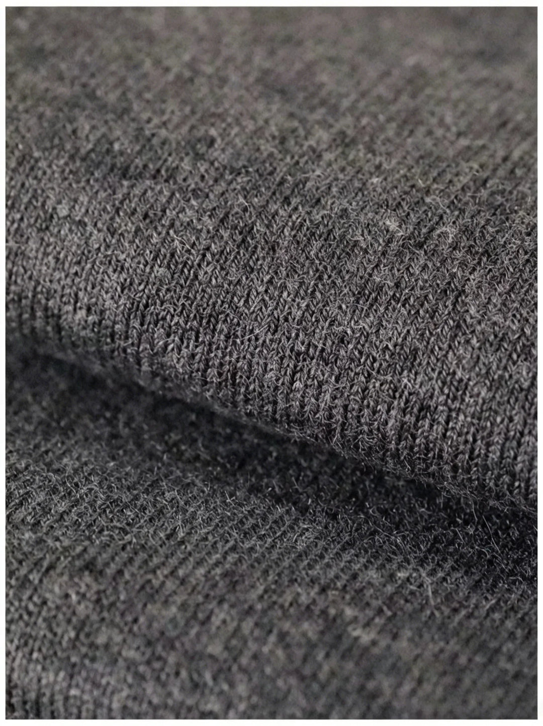 Men's short-sleeved shirts are suitable for the office, client visits, business meetings, city walks, dates, coffee shops, exhib
