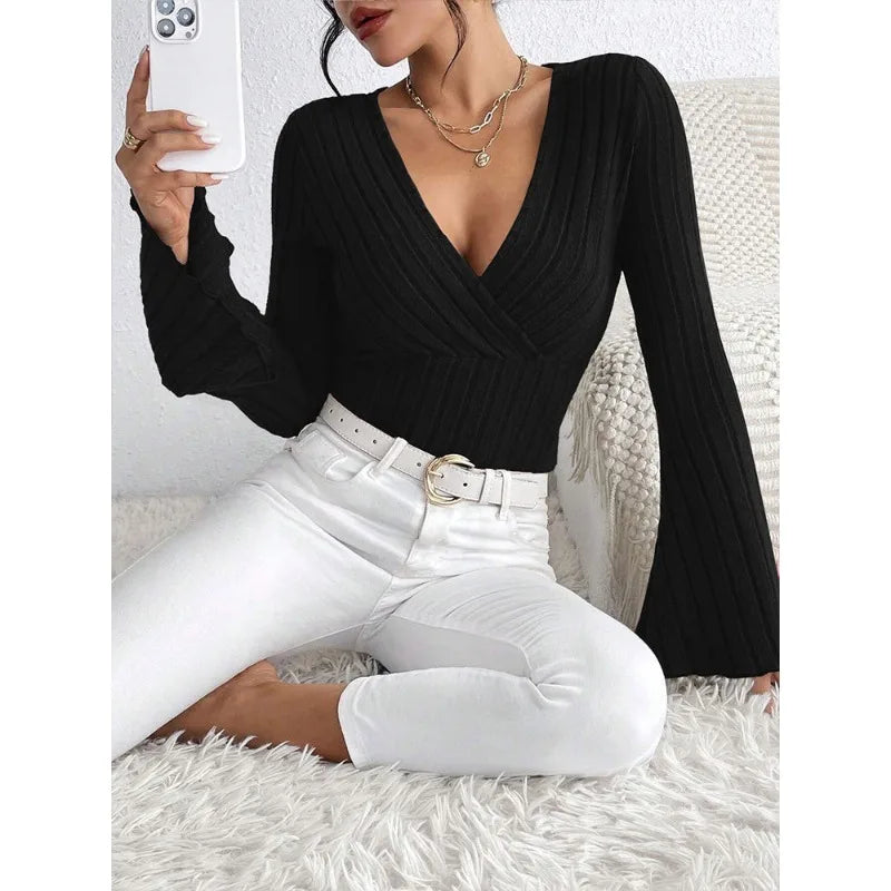 Women’s Cropped Long Sleeve Top – Casual Pullover T-Shirt
