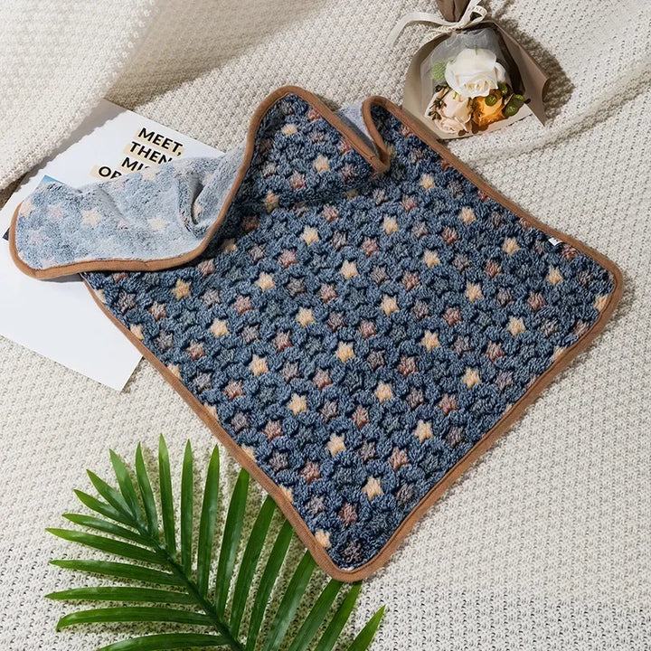 SnugglePet™ Weiche, flauschige Hunde- und Katzendecke